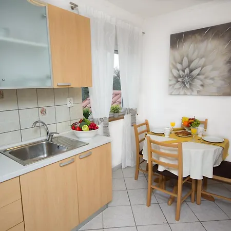 Leo Apartament