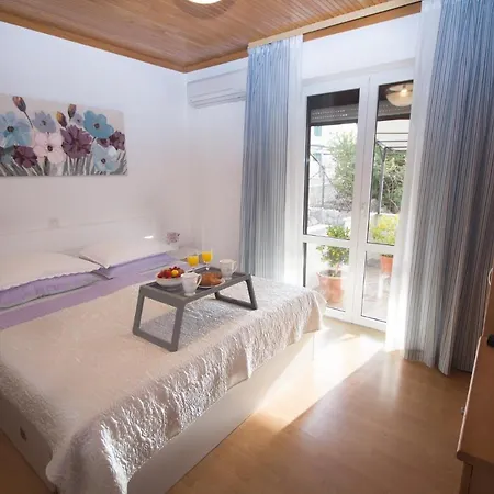 Leo Apartman *