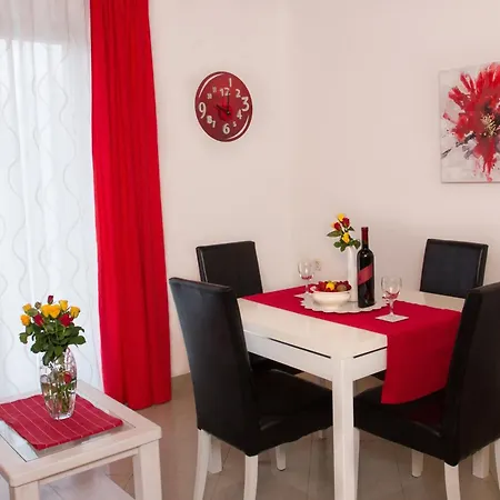 Leo Apartament